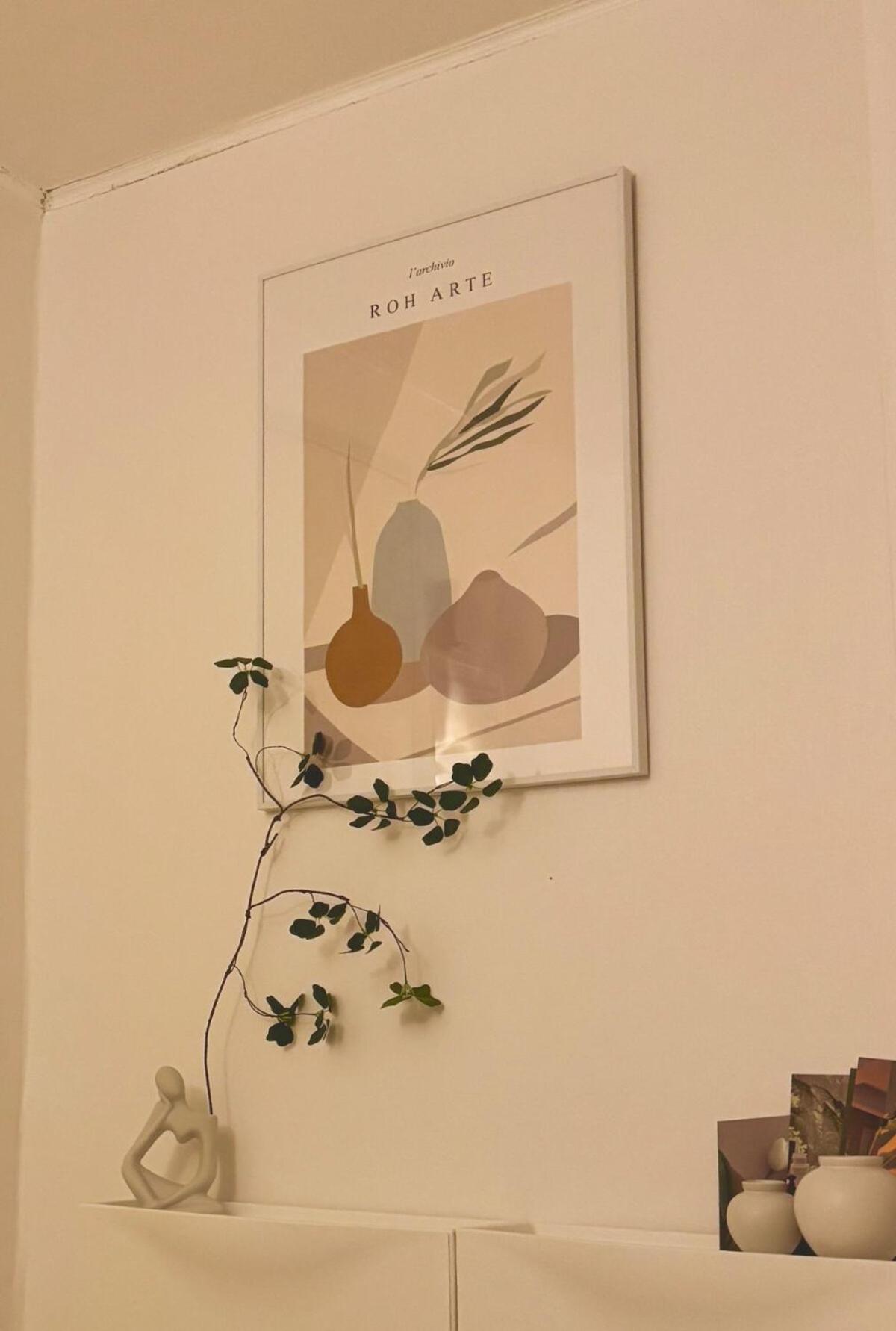 Apartment Happy Moment